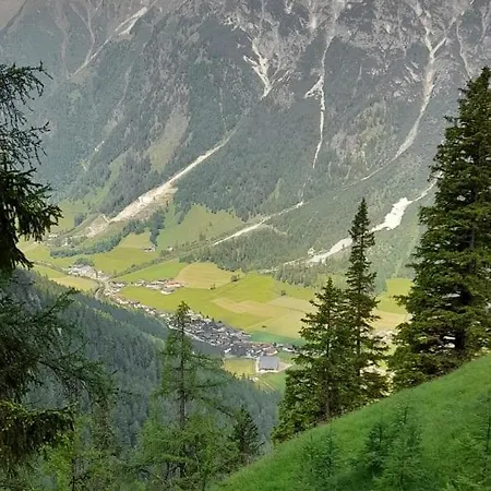 Fewo-gschnitz 42 Apartman *